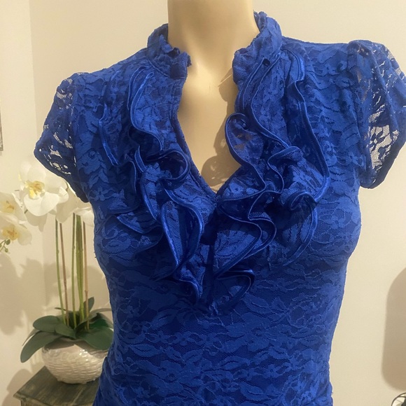 Women’s Blue Lace Top Size S, Excel. Cond. - Picture 2 of 8